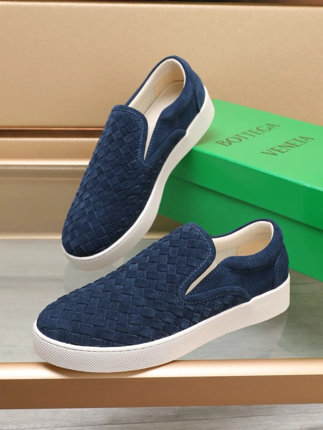 Men's men's shoes 💰Men's shoes 💰440💰🔥[BV] series of top purchasing agents 🔍Imported first-layer cowhide woven surface, cowhide foot pads lining environmentally friendly ♻️Does not fade, 💪Sole: Rubber combination original factory special original outsole ⚠Original and single goods 🔍🔍You can come in and out at will, welcome to compare ⚠Number of sizes: 38-44